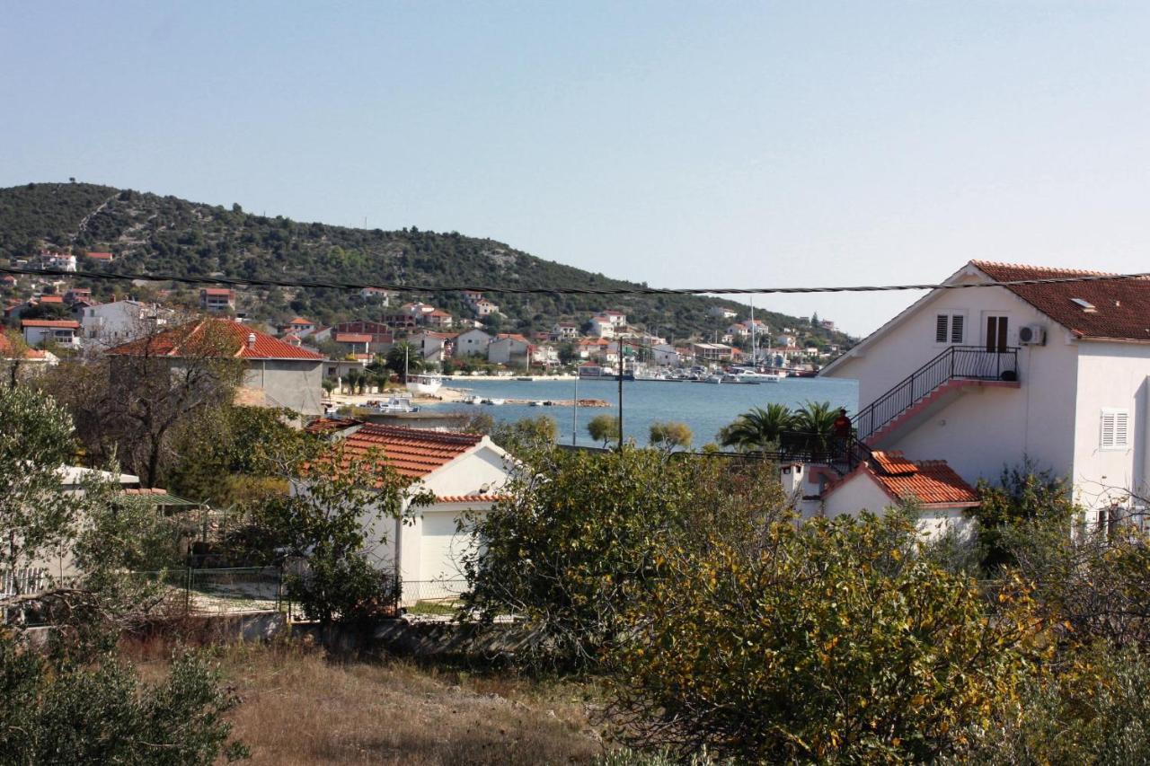 Apartments By The Sea Vinisce, Trogir - 5229 Exterior photo