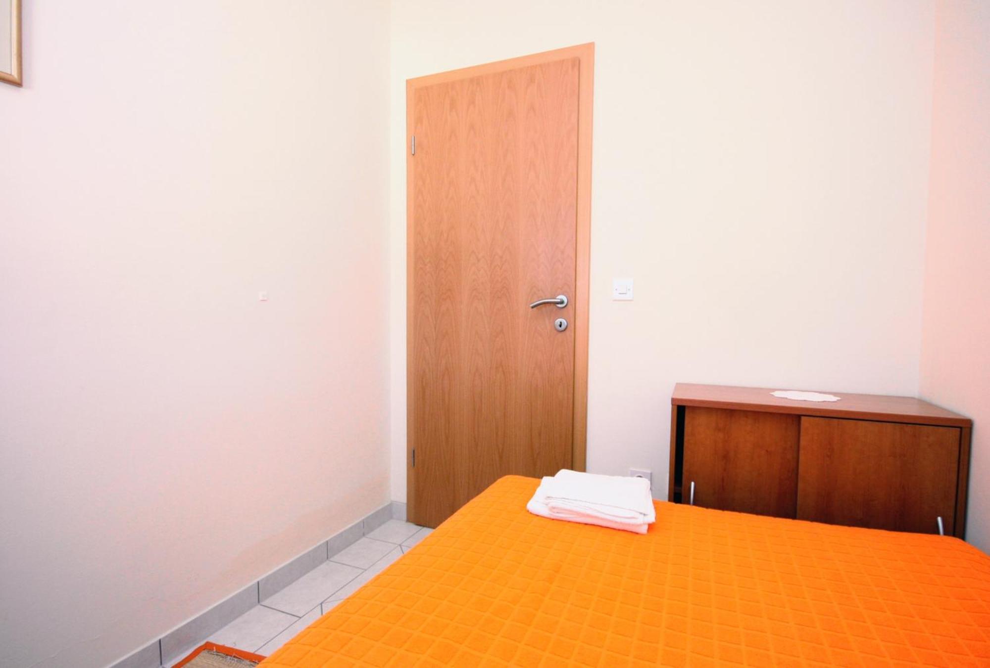 Apartments By The Sea Vinisce, Trogir - 5229 Room photo